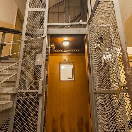 California Apartment Warna